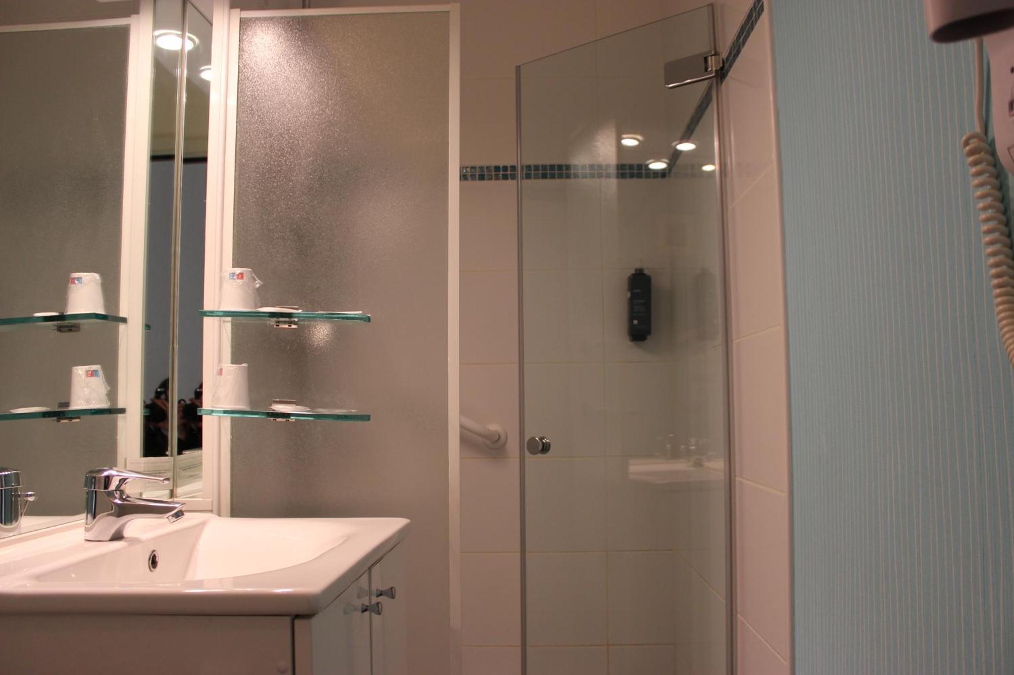 Breiz Armor Hotell Pouldreuzic Exteriör bild
